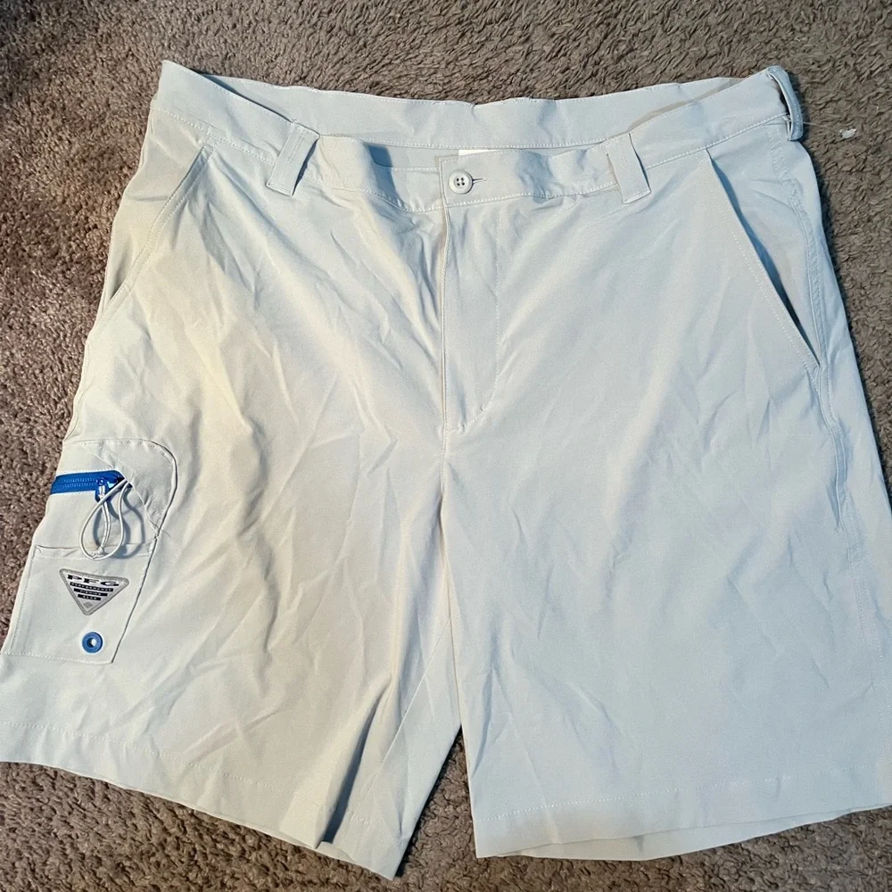Men's Columbia Gray Shorts with Blue Accent sz40 - Picture 1 of 10